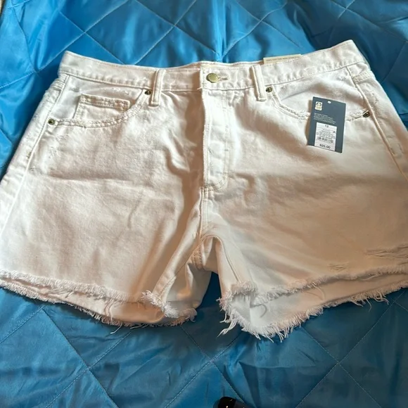 White denim shorts - Picture 1 of 4